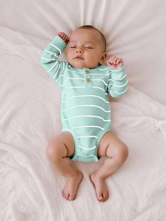 SHEIN Newborn Baby Boy/Girl Casual Funny College Style All-Match Black & White Striped Knit Romper, Soft & Comfortable, Suitable For Spring/Summer Wear, Indoor & Outdoor Baby Boy Romper Fall Winter