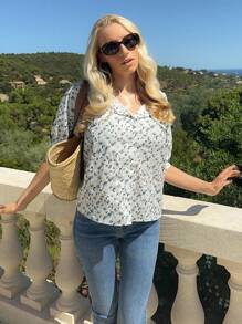 Chiquease 复古碎花衬衫，甜美设计，修身剪裁，法式短袖衬衫，适合夏季和春季休闲学院风穿着。 - 白色 - 查看 3