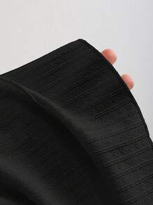 Sweetra 女士春夏新款适合海滩度假优雅纹理面料吊带前系带褶饰金属装饰分层荷叶边下摆俏皮迷你连衣裙 - 黑色 - 查看 3