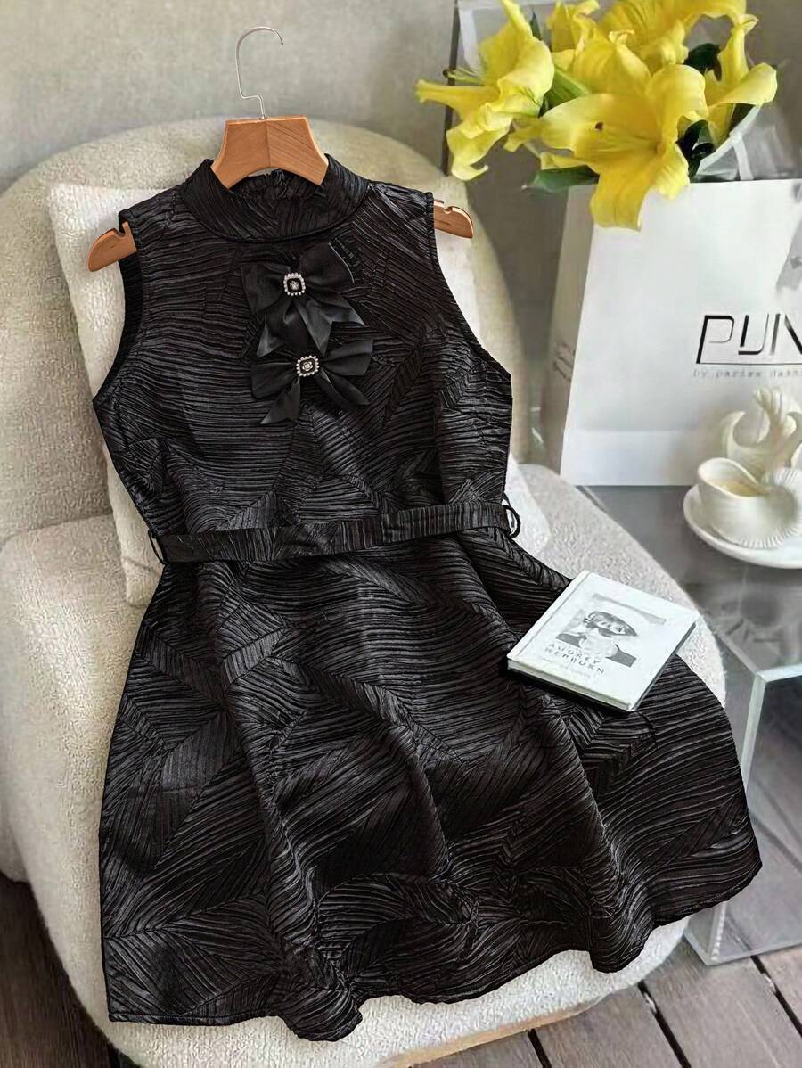 Modelyn Vestido midi con textura en la cintura y estampado floral para mujer