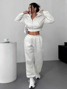 SHEIN EZwear 浅灰色针织短款连帽衫和运动裤套装，秋季两件套家居服套装，女士运动套装，舒适家居服套装，秋冬季女士保暖服装 - 淺灰色 - 查看 4
