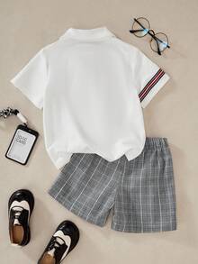 SHEIN Explorewe 男童时尚Polo领印花拼接丝带短袖上衣和休闲格子拼接丝带短裤套装，适合日常通勤，春夏季 - 彩色 - 查看 2