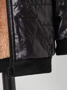 SHEIN Playful Pals 1件婴儿男童字母拼接细节泰迪绒内衬毛绒全拉链外套，冬季保暖外套，带口袋和帽子（6个月-3岁），适合户外、日常穿着、旅行，可爱男童秋冬服装，男童街头风冬季外套，男童冬季服装，男童套装，男童绗缝外套，男童冬季外套，男童外套，男童冬季大衣，男童冬季外套，男童黑色外套