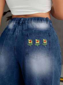 EURMUSE Plus Size Women Embroidered Mid-Waist Button Pocket Straight Leg Jeans - Dark Wash - View 6