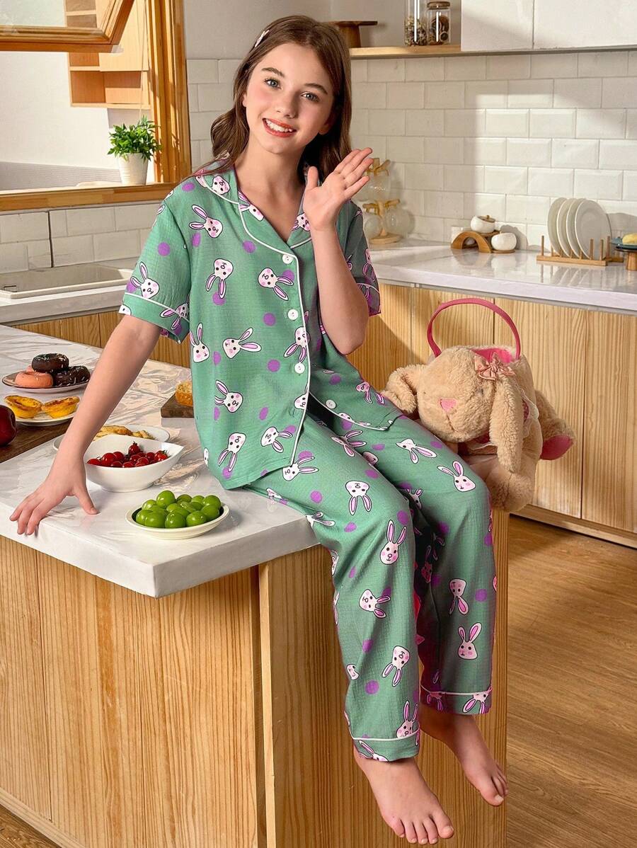 SHEIN 兔子印花泡泡皱女童睡衣套装,短袖衬衫和裤子 - 彩色 - 查看 1