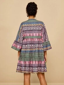 SHEIN VCAY Sukienka damska w paski, dekolt w serek, rękawy 3/4, plus size, krótka, marszczona w talii, luźna, swobodna, w stylu boho, do kolan, odpowiednia na lato i jesień - Wielokolorowe - Zobacz 4