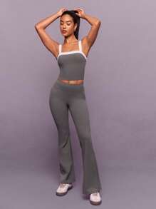 GLOWMODE 31英寸FeatherFit™-Sculpt Power Flare柔软弹力压缩交叉后背紧身裤，高强度跑步、慢跑、训练、健身房、工作室日常运动服 - 深灰色 - 查看 6