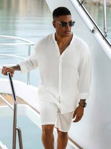 Manfinity Homme 轻盈棉质男士衬衫和短裤，宽松版型，适合夏日穿着，白色两件套沙滩装，复古舒适服装 - 白色 - 查看 2