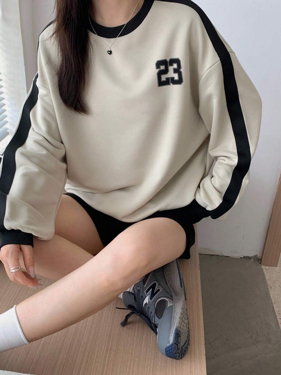 SHEIN 少女超大圆领运动衫，麻灰色，宽松版型，学院风运动休闲运动衫，数字印花，长袖简约运动上衣，适合返校季穿着，超大码