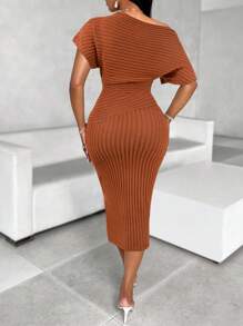 SOLERSUN Solid Asymmetrical Shoulder Texture Fabric Maxi Dress - Rust Brown - View 2