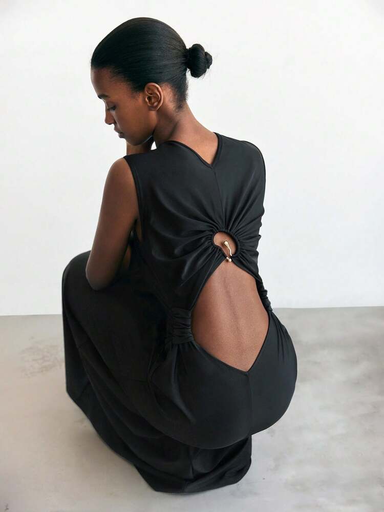 SHEIN Maija Women's Solid Color Backless Sleeveless Long Dress, Fashion ,Vacation Outfits,Autumn Outfits For Women, Christmas Women's Clothing