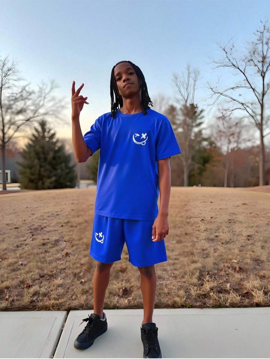 SHEIN Boys' New Smiling Face Print Crew Neck Short Sleeve Blue 2-Piece Set, Casual Daily Versatile, Spring/Summer - Blue - View 1