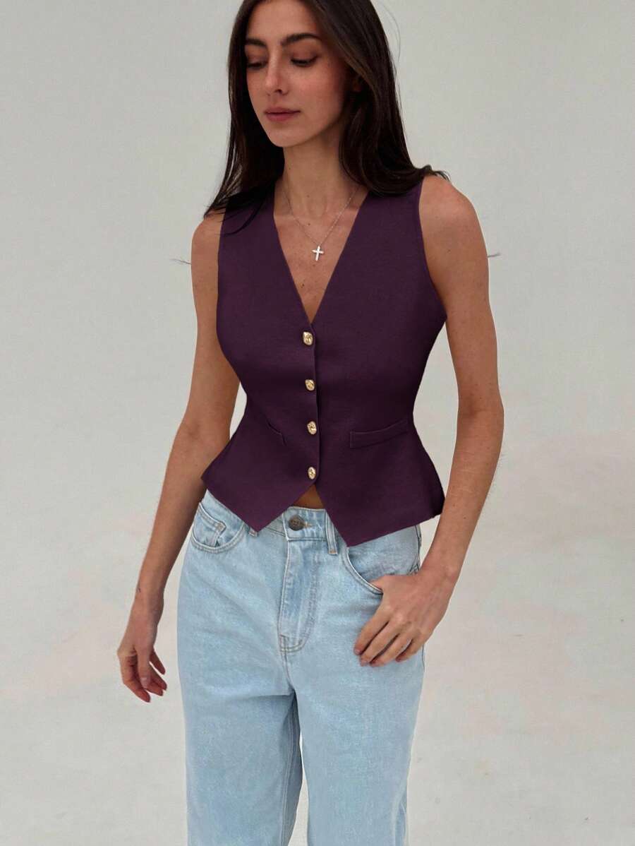 Aloruh 优雅V领纯色简约秋冬针织背心毛衣，搭配现代金属纽扣