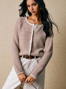 Poéselle 柔软毛绒撞色饰边纽扣开衫 - 舒适灰褐色中性针织毛衣、毛绒开衫、撞色饰边毛衣、舒适针织开衫、中性色、低调奢华针织衫、柔软马海毛开衫、简约美感秋季女式运动衫、女式撞色圆领长袖单排扣休闲针织开衫 - 駝色 - 查看 6