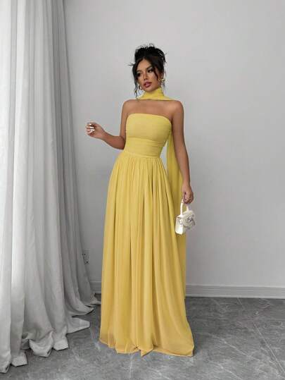 Elenzga 1pc Women Solid Color Halter Dress With Pleated Detail, Elegant Sleeveless Long Dress Maxi Women Outfit