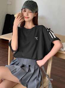 DAZY 女士丝带装饰蝴蝶结刺绣宽松短袖T恤超大T恤 - 黑與白 - 查看 3