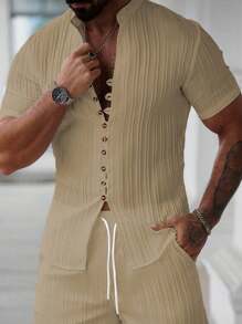 Manfinity Homme 男士休闲卡其色半透视上衣，纽扣闭合，常规下摆设计 男士休闲短款 男士休闲上衣和下装 - 卡其色 - 查看 3