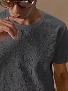 AKNOTIC Business Casual 男士白色花卉贴花针织休闲修身弹力短袖 T 恤，适合夏季、度假、日常穿着、派对、情侣装、男士礼物 - 深灰色 - 查看 2