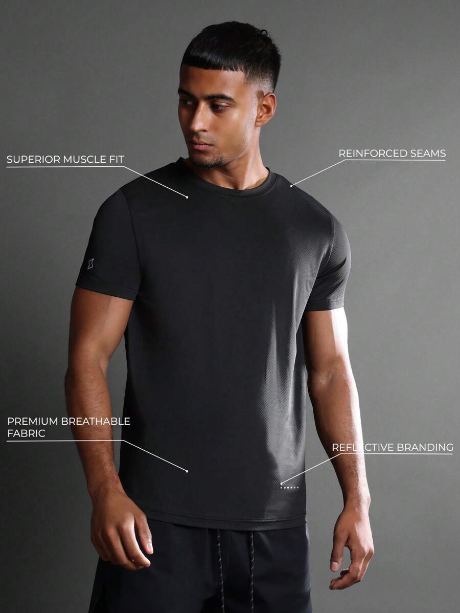 SUMWON 优质运动性能 T 恤，采用优质肌肉贴合设计，加强接缝，透气吸湿排汗面料，非常适合健身训练和跑步 - 黑色 - 查看 1