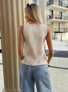 Siren Gaze 女士不对称金属纽扣装饰设计休闲无袖针织上衣，无袖毛衣，单扣前开襟毛衣，适合秋季单穿，冬季叠穿毛衣，绒面质感适中厚度保暖毛衣面料，修身腰线剪裁，简约时尚休闲日常通勤，复古女装，教师女装，返校季夏季棕色 - 卡其色 - 查看 2