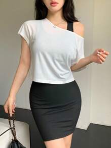 SHEIN LUNE 白色短袖上衣，不對稱領口設計，和黑色無袖卡米洋裝，夏季休閒2件套裝 - 黑與白 - 查看 1