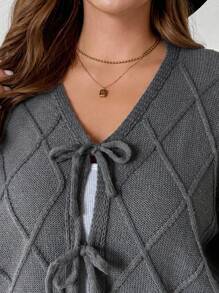 SHEIN Clasi Damen Strickjacke in Große Größen, Herbst/Winter Strickjacke mit Schleife vorne, grauer Lässig Alltagsanzug, vielseitige Strickjacke mit Schleife vorne, grauer Pullover, Schleife vorne, Winteroberteil, Winterpullover, Damenpullover für den Winter
