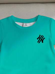 SHEIN 2 件套婴儿/幼儿男童 HN 字母印花圆领短袖蓝色 T 恤和黑色宽松短裤休闲基本套装，夏季 - 彩色 - 查看 4