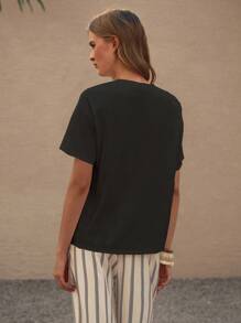 Lumivelle 女士基础款衬衫，简约舒适上衣，简约T恤，钩针口袋设计，适合大学校园的休闲日常穿着。 - 黑色 - 查看 2