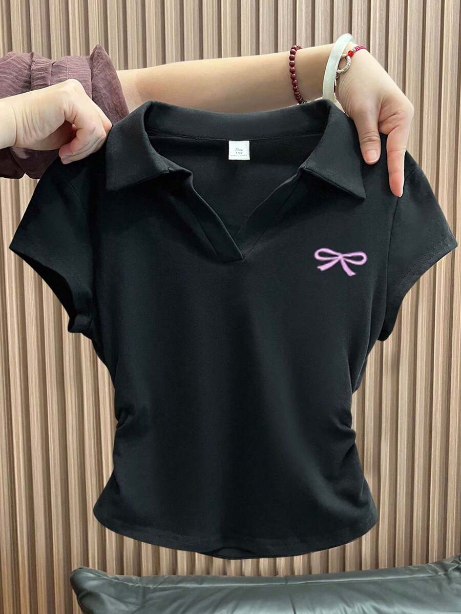 SHEIN 少女百搭黑色方形 V 领短袖 T 恤，设计师风格，夏季休闲 Polo 衫，齐腰长款，修身剪裁，干净女孩