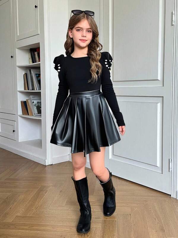 SHEIN Conjunto de 2 piezas de niña preadolescente para otoño/invierno, elegante y a la moda, con camiseta de manga abullonada con perlas y falda plisada de PU, color negro