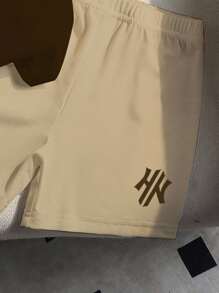 SHEIN Playful Pals 幼儿男童 HN 字母印花圆领短袖棕色 T 恤和宽松卡其色短裤基本款休闲装，夏季 - 彩色 - 查看 4