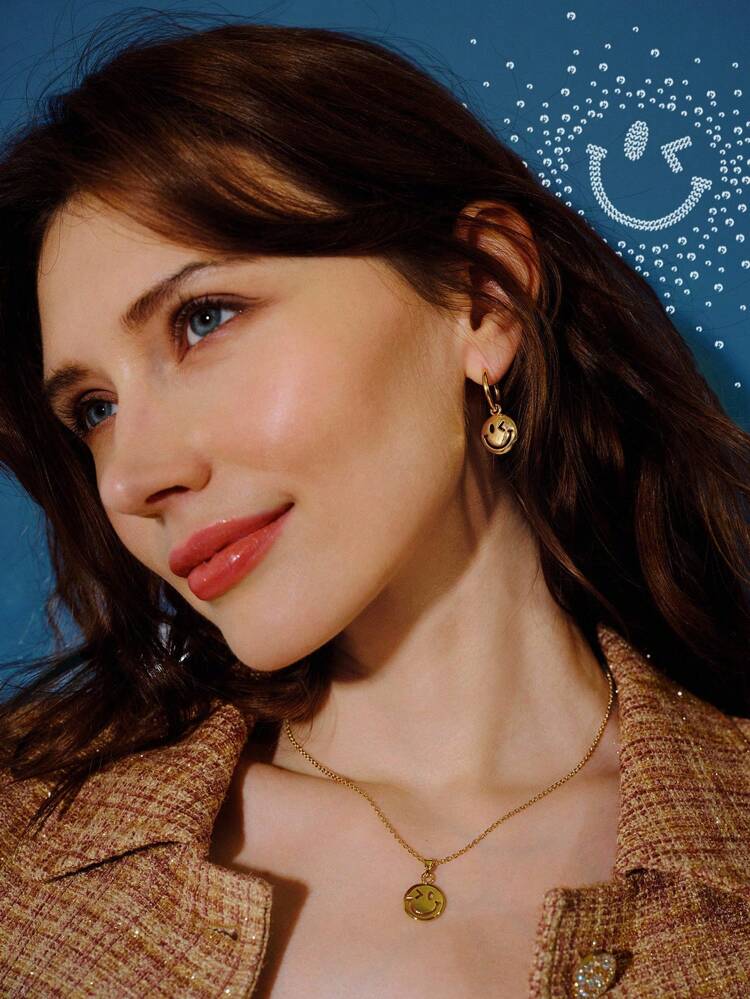 S.W.Smiley x MOTF 18K GOLD PLATED HOLLOW WINKING SMILING FACE DANGLE EARRINGS