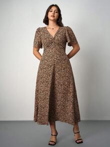SHEIN Tall CURVE Plus Size Teacher Clothes,Bridgerton V-Neck All-Over Print Summer Short Sleeve Dress,Beach Dress Sundress,Holiday Outfits Boho - Brown - View 6