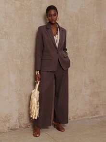 SHEIN Privé VITNOS 秋冬聚会宴会适度复古金钱闪光节日派对狂欢节郊游度假热门户外丰富层次婚礼季宴会休闲通勤纯色夹克和裤子套装 - 咖啡棕 - 查看 1