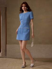 MOTF PREMIUM 粗花呢人造珍珠水钻细节修身短款连衣裙 - 藍色 - 查看 7