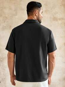 Manfinity VCAY Áo sơ mi nam tay ngắn dáng rộng, thêu họa tiết hoa dệt thường ngày, dáng rộng, vai trễ, áo sơ mi nam họa tiết hoa cài nút, áo sơ mi nam hoa hồng, áo sơ mi nam cài nút, áo sơ mi nam họa tiết hoa đen - màu đen - Xem 3