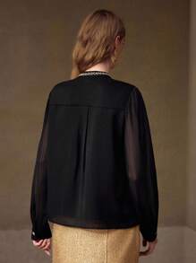 MOTF PREMIUM 纹理面料衬衫，饰有水钻和珠饰领口，黑色