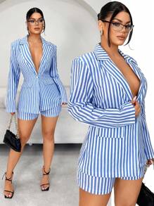 SHEIN SXY 女式蓝白条纹印花翻领深 V 领垫肩西装外套和短裤套装，春夏商务休闲装，女式条纹西装外套套装，条纹西装外套短裤套装，女式条纹西装套装，蓝白条纹西装，夏季西装外套套装，返校装，女士教师装，商务休闲女装，女士优雅连衣裙，女士办公室装，女士休闲套装，秋季女装，女士冬装，教师装，女士节日装，女士机场装，老钱风格女装，长袖，商务休闲装 - 藍白色 - 查看 1