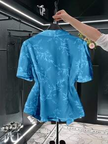 Franclia 优雅法式休闲日常百搭短袖翻领收腰褶皱下摆柔软缎面印花白色女式春夏衬衫，无弹力，适合大学校园穿着