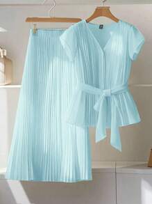 Franclia 女士加大码优雅纯色 V 领褶皱面料腰带蝴蝶结装饰褶皱中长裙和休闲衬衫两件套，度假休闲设计 - 淺藍色 - 查看 1