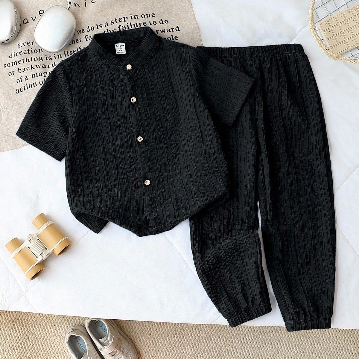 Set de 2 piezas de camisa de manga corta y pantalones jogger estilo coreano casual para niños pequeños, adecuado para uso diario, temporada de prima