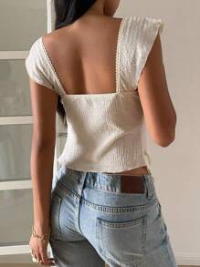 SHEIN EZwear 女士纹理针织荷叶边下摆甜心领口喇叭袖优雅T恤，Rave上衣