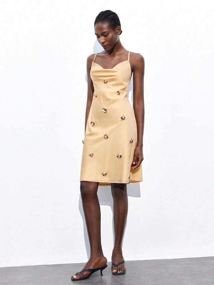 SHEIN Maija Women's Champagne Color Beaded Floral Accent Decorated Design Summer Versatile Modern Elegant Urban Fashionable Comfortable Fitted Halter Crossback Strap Beaded Floral All-Over Decorated Romantic Mermaid Style Music Event Social Outfit Glamorous Party Cruise Dress Elegant And Intellectual Female Wedding Guest Dress Outfit And Beautiful French Slouchy High-End Sense Of Intelligence And Elegance Old Money Style Cruise Clothing Vacation Wear
