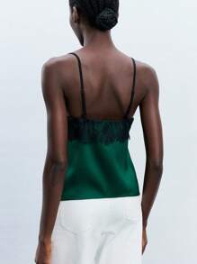 Maija Áo hai dây màu xanh đậm thanh lịch với dây mảnh và chi tiết ren tương phản, áo lụa xanh lá cây cho nữ mùa thu, áo hai dây màu xanh ngọc lục bảo, áo hai dây ren màu xanh đậm, áo hai dây mùa thu/mùa đông cho nữ, áo hai dây dự tiệc Giáng sinh thanh lịch cho gia đình. - Màu xanh lá cây đậm - Xem 7