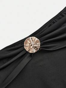 Maija 休闲时尚针织露肩连体衣，带有金属装饰，适合春夏季度假 - 黑色 - 查看 2