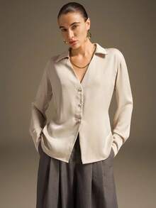 Ontre 2025 新款杏色缎面领长袖 V 领宽松衬衫，都市时尚风格，休闲装，商务休闲装，通勤装，日常服装 - 杏色 - 查看 7