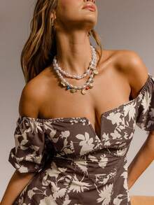 Aralina 女士休闲花卉印花露肩迷你度假连衣裙 - 咖啡棕 - 查看 10