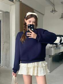 SHEIN Teen Girls' Navy Blue Solid Color Long Sleeve Knit Sweatshirt With Bow Decor On Back, Loose & Cute Casual Pullover Crew Neck Sweatshirt, Clean Girl Style, Suitable For Autumn/Winter, Back To School Season Bow Sweatshirt Navy Blue Sweatshirt Tie Back Sweatshirt Girls Sweatshirt Navy Top With Bow School Girl Top Navy Blue Top - Royal Blue - View 5