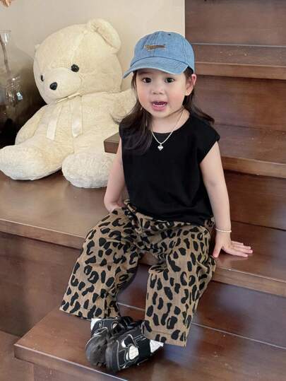 Dazy Kids 2 件套女婴圆领纯色无袖 T 恤和宽松豹纹裤套装