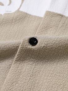 Manfinity Homme Men's Casual Holiday Daily White Color Block Stripes Contrast Khaki Texture Pleated Jacquard Fabric With Oversized Hot-Selling Slogan Print Double-Breasted Short-Sleeved Shorts Shirt For Men, Very Suitable For Music Festivals And Daily Wear, And Also A Great Gift For Boyfriend Or Husband. - Khaki - View 1